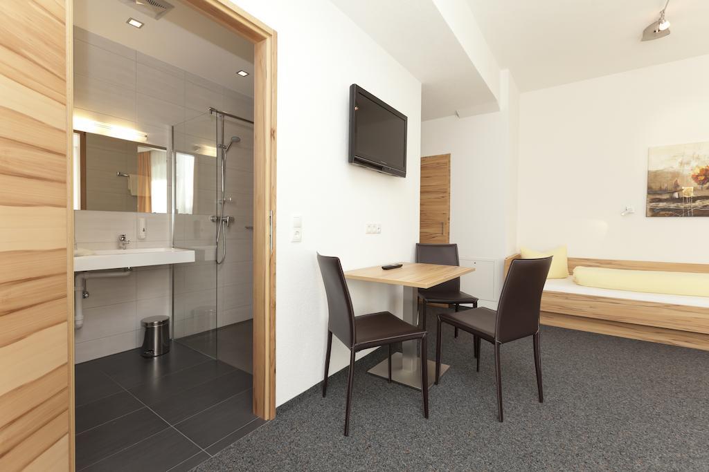 Hotel Garni Gletschertor Ötztal-Bahnhof Eksteriør billede