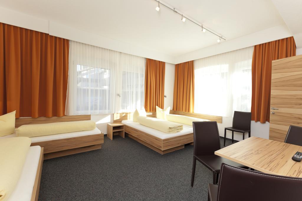 Hotel Garni Gletschertor Ötztal-Bahnhof Værelse billede